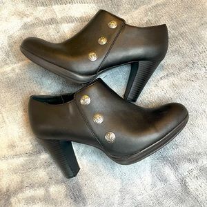 Rialto Penston size 8 shoes in black